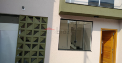 Vende Sobrado NOVO com 2 suítes