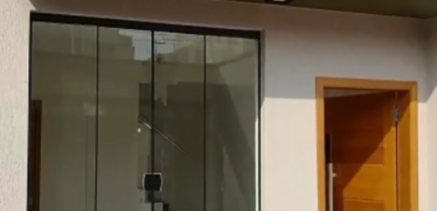 Vende Sobrado NOVO com 2 suítes