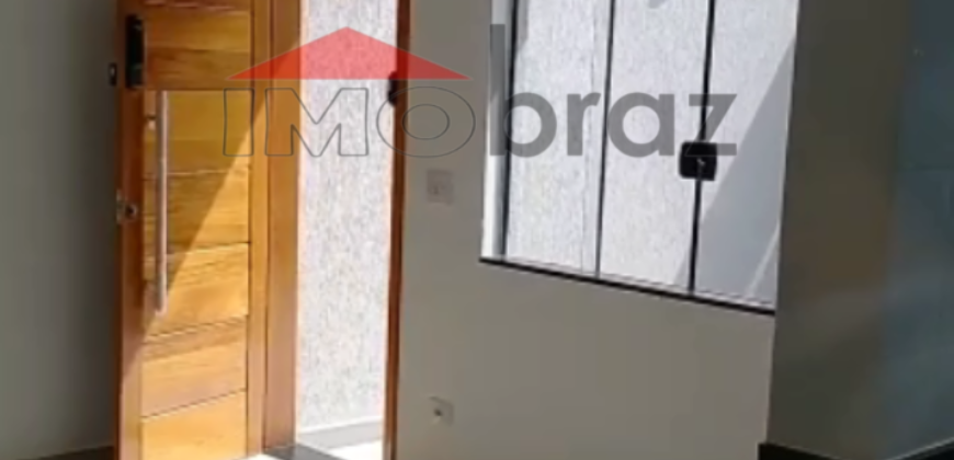 Vende Sobrado NOVO com 2 suítes