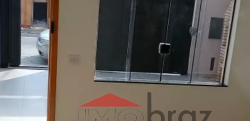 Vende Sobrado NOVO com 2 suítes