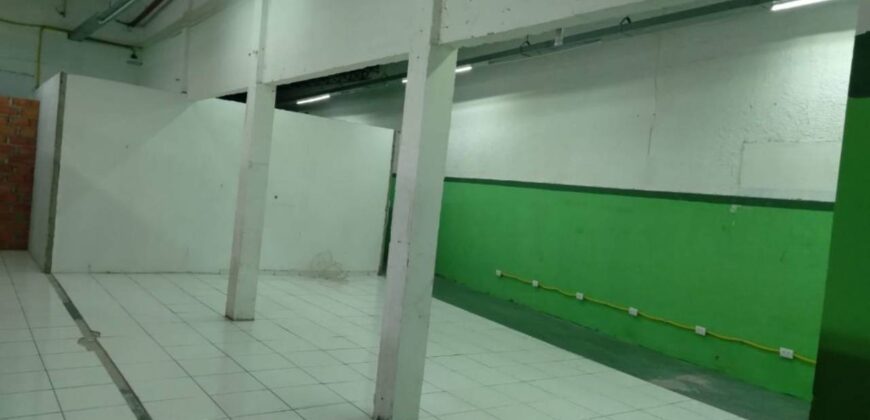 Aluga Salão Comercial de 700m² – Vila Nogueira – Diadema