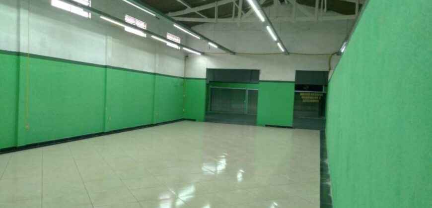Aluga Salão Comercial de 700m² – Vila Nogueira – Diadema