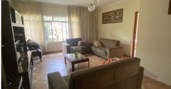 Vende Casa de 250m² no Jd. Planalto