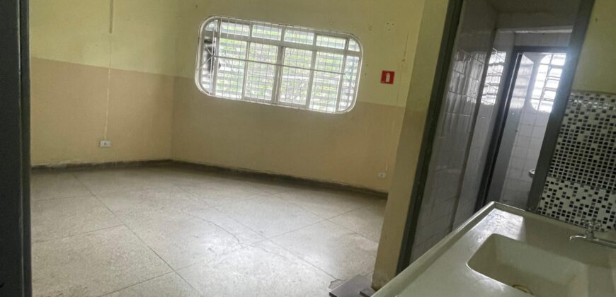 Loja de esquina com 320m² para locação no Brás