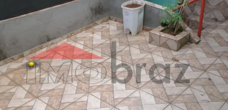 Casa com 4 Quartos à Venda – Jardim Utinga | 259m² de Área Construída