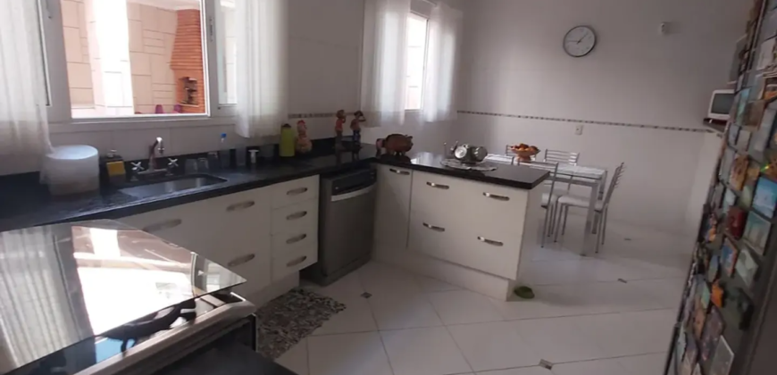 Casa à Venda – 3 Quartos (2 Suítes) | 260m² | Brás / Pari