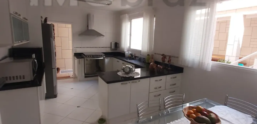 Casa à Venda – 3 Quartos (2 Suítes) | 260m² | Brás / Pari
