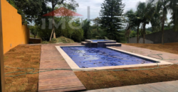 Casa de Alto Padrão à Venda – Condomínio Alpes da Cantareira