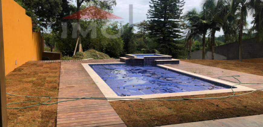 Casa de Alto Padrão à Venda – Condomínio Alpes da Cantareira