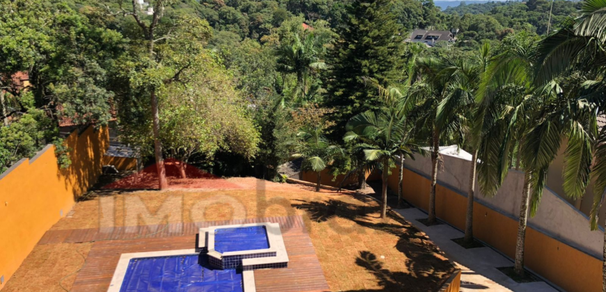 Casa de Alto Padrão à Venda – Condomínio Alpes da Cantareira