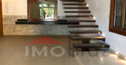 Casa de Alto Padrão à Venda – Condomínio Alpes da Cantareira