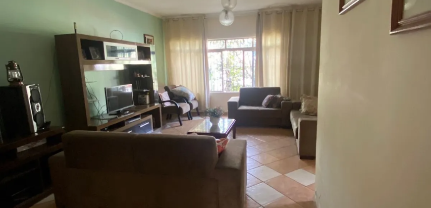 Casa com 3 Quartos à venda, 250m² – Jardim Planalto